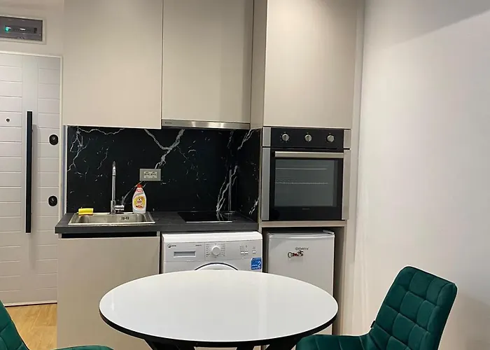 Main 4 * Tirana