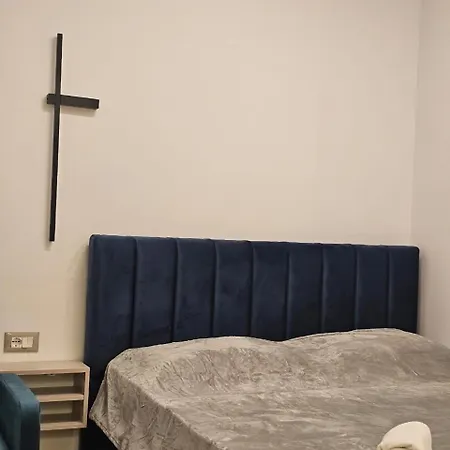 Main 3 * Τίρανα