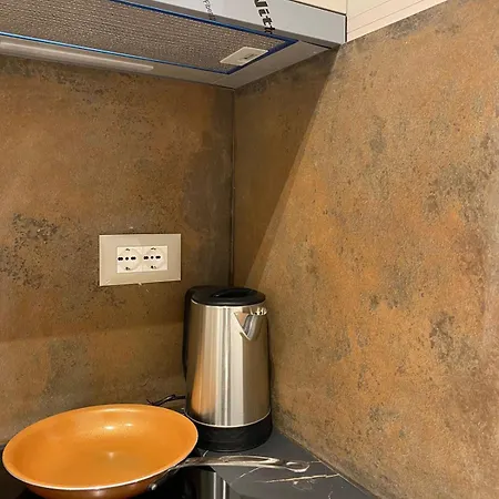 Main 3 * Τίρανα